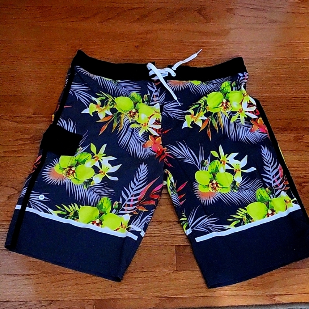 Bathing suit with Hibiscus flowers